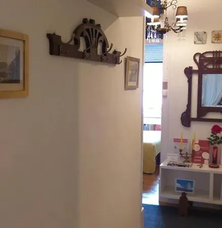The Lisbon'S Light - Bed And Breakfast - Apartment Shared With The Hosts Alloggio in famiglia Lisbona