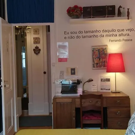 Homestay The Lisbon'S Light - Bed And Breakfast - Apartment Shared With The Hosts *
