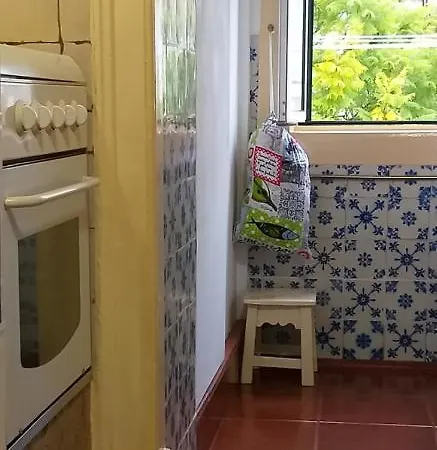 The Lisbon'S Light - Bed And Breakfast - Apartment Shared With The Hosts Lisbon
